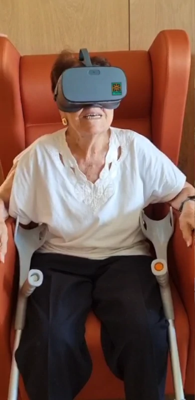 VRsenior Dame béquilles